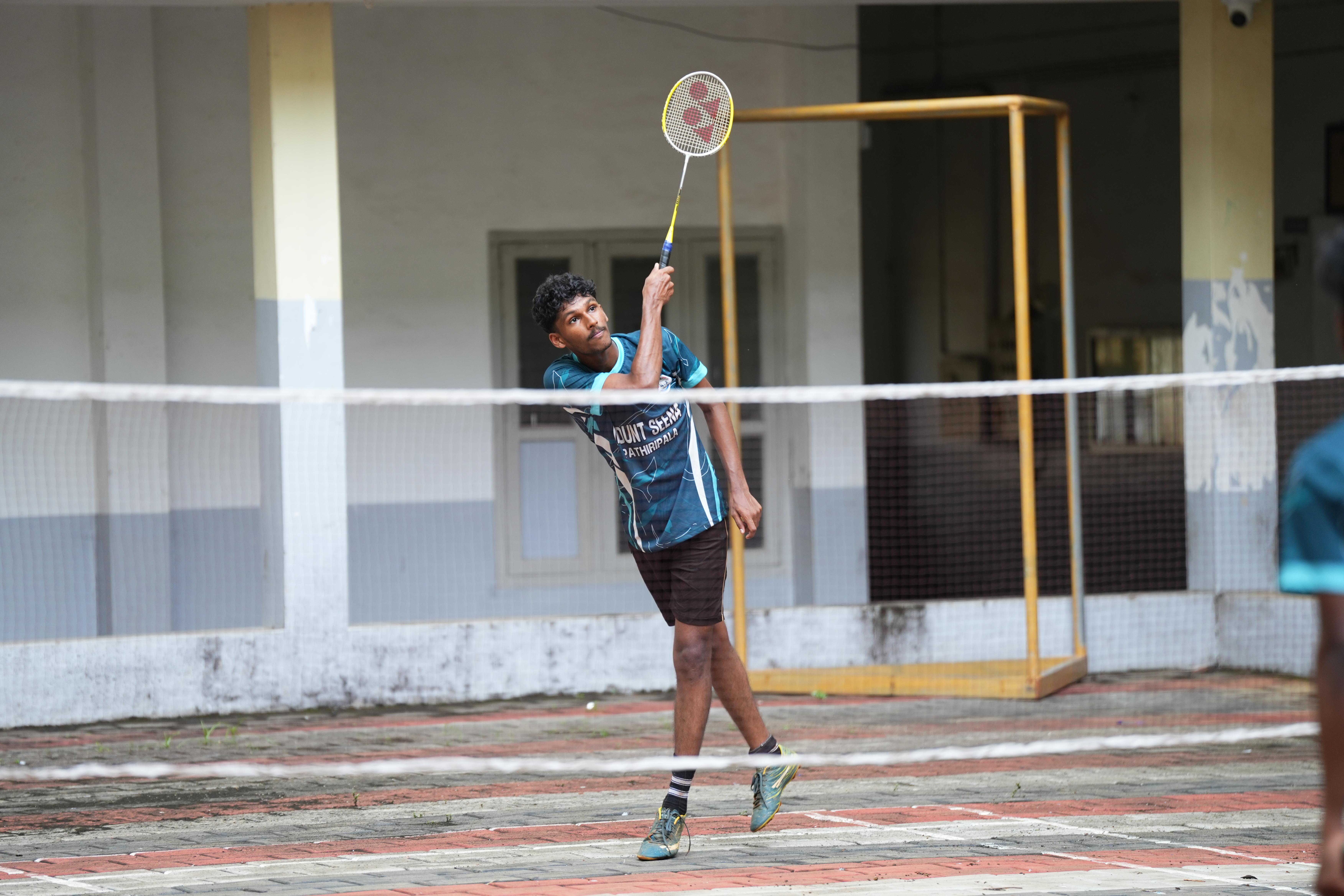 BADMINTON